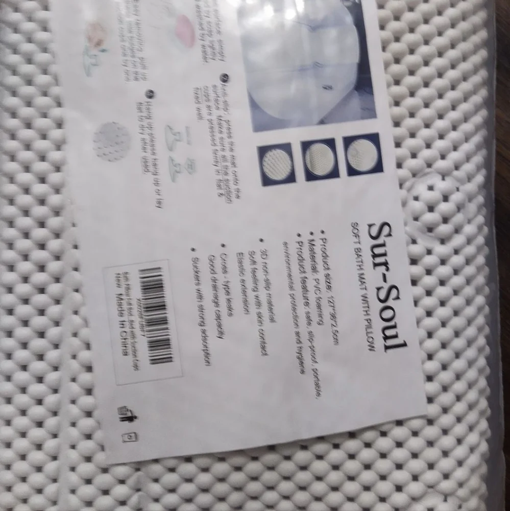 Soft Bath Mat with Pillow.